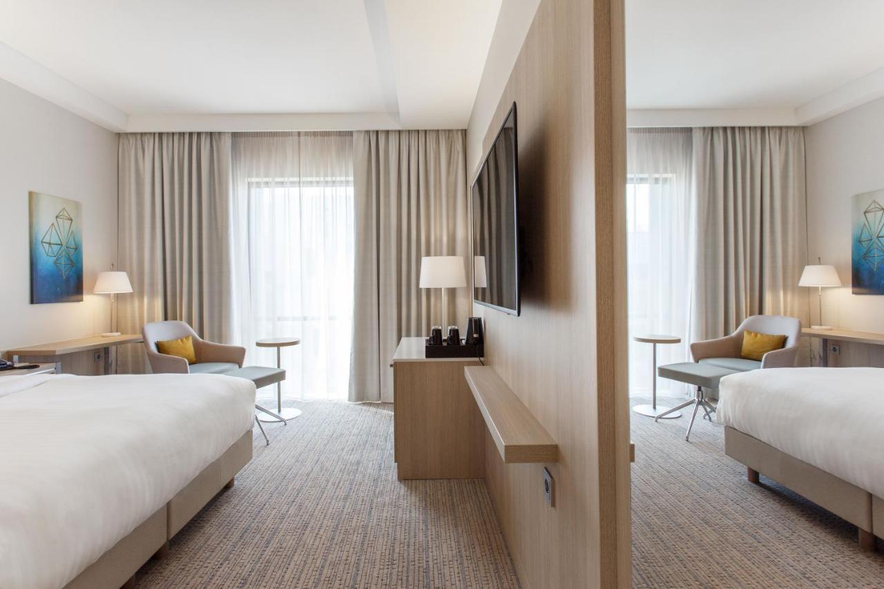 Courtyard By Marriott Vilnius City Center Exterior photo