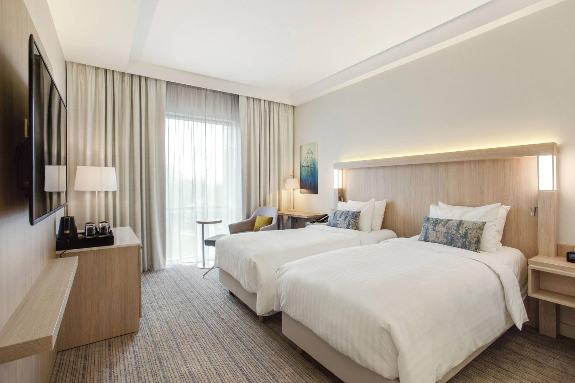 Courtyard By Marriott Vilnius City Center Exterior photo