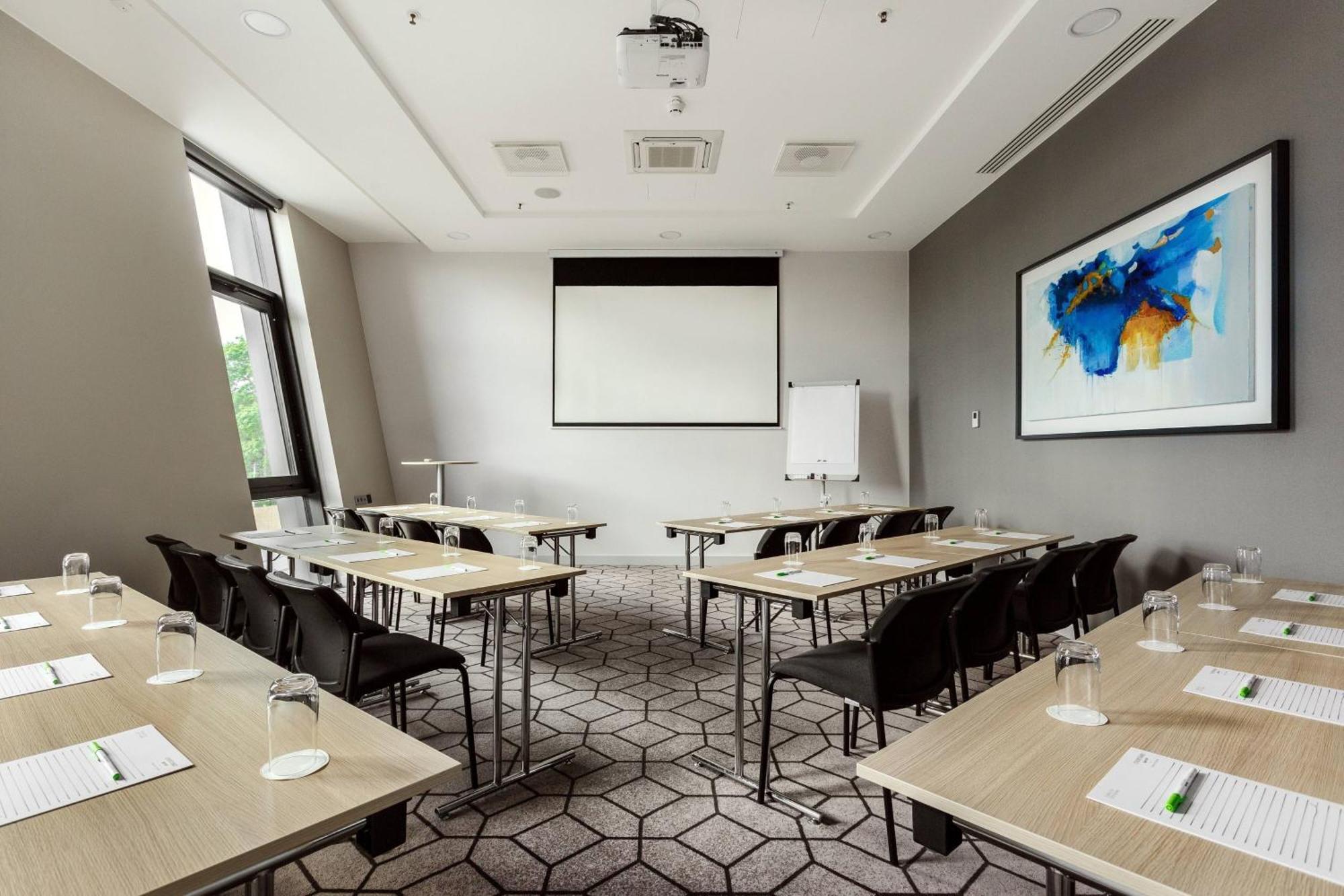 Courtyard By Marriott Vilnius City Center Exterior photo