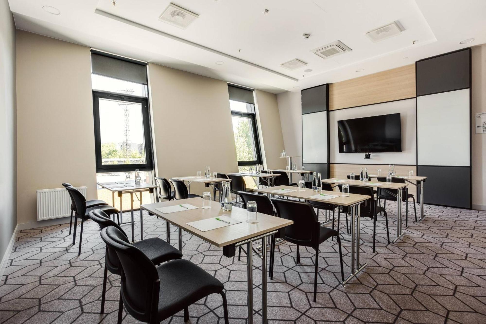 Courtyard By Marriott Vilnius City Center Exterior photo
