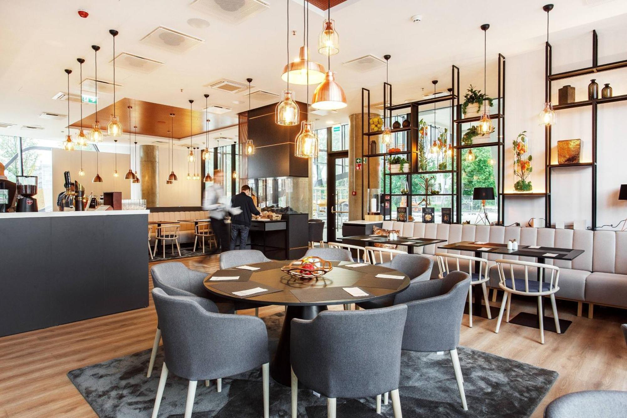 Courtyard By Marriott Vilnius City Center Exterior photo